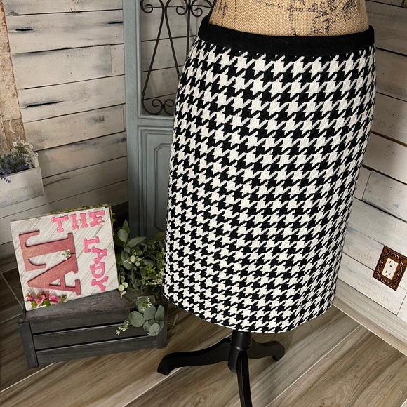 Isaac Mizrahi Dresses & Skirts - Isaac Skirt